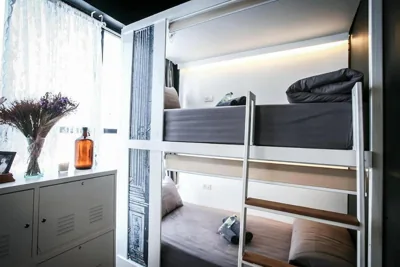 Bett im gemischten Schlafsaal mit 4 Betten — Shade Stories Phuket Downtown