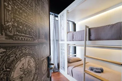 Doppelzimmer mit Gemeinschaftsbad — Shade Stories Phuket Downtown